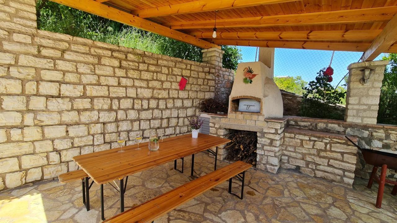 Village Home Next To The Sea Sarandë Eksteriør billede