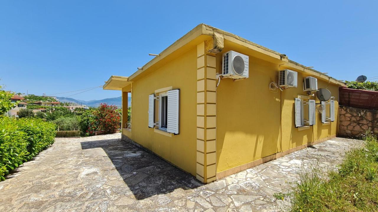 Village Home Next To The Sea Sarandë Eksteriør billede